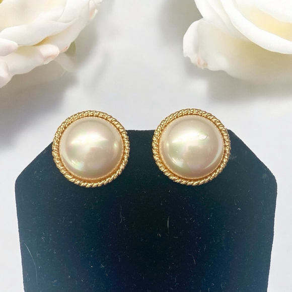Signed Vintage Majorica Vermeil Mabe Faux Pearl Stud Earrings. Gold sterling - Picture 2 of 5